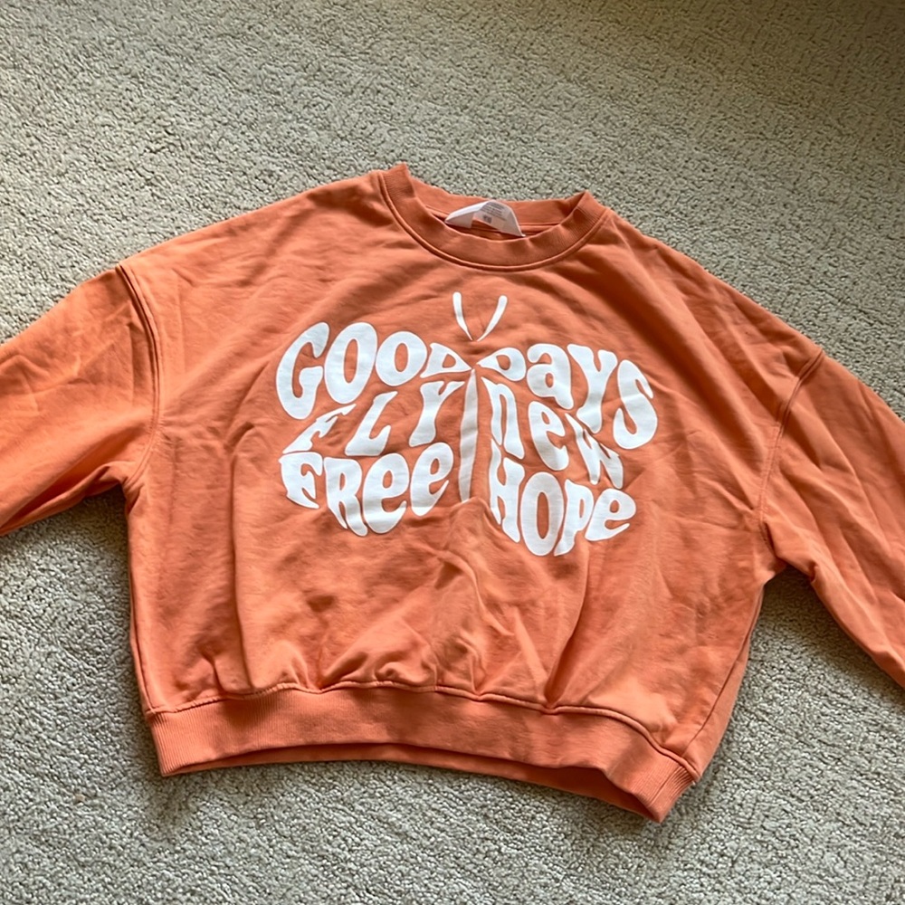 H & M orange crewneck